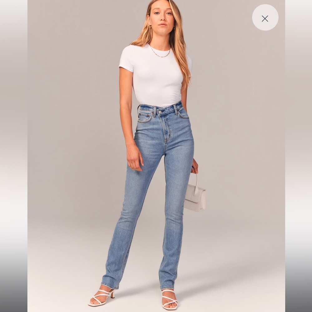 Abercrombie Ultra High Rise 90s Slim Straight Jean